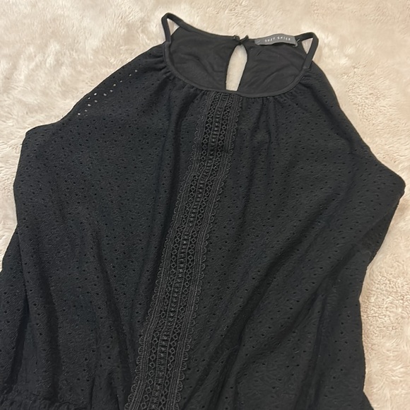 Black sleeveless blouse, Suzy Shier, size Small - Picture 4 of 8